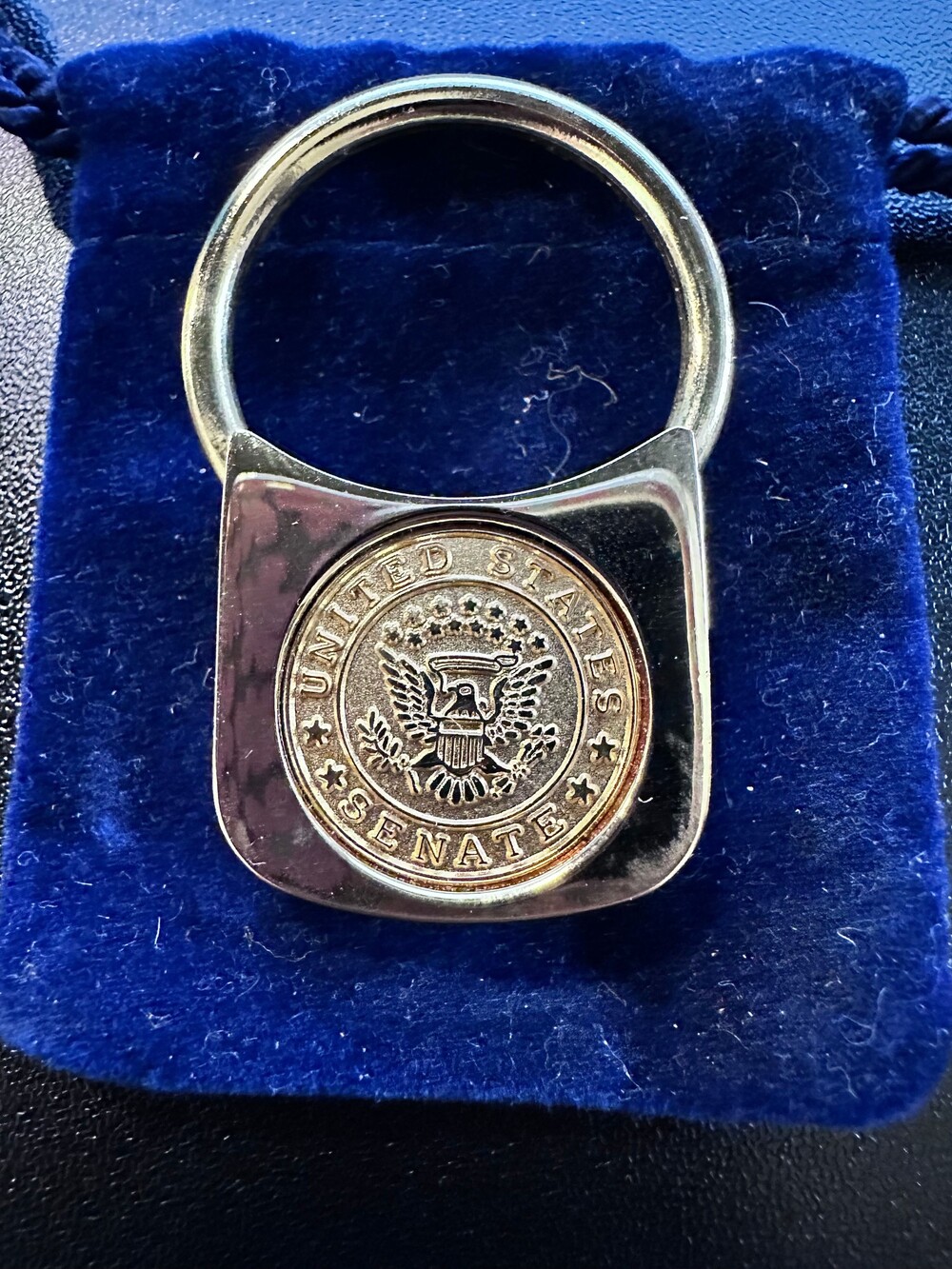 United States Senate Keychain Silver Tone with Gold Tone Emblem Metal Collectibl